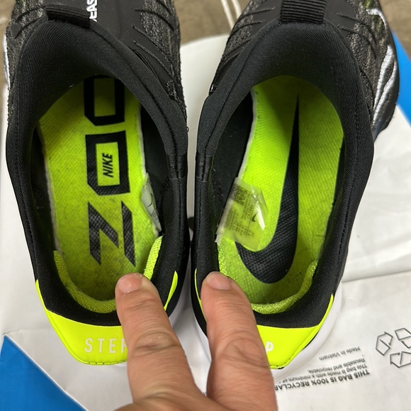 Nike - Picture 11 of 11